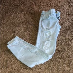 American Eagle 00 ripped jeans!